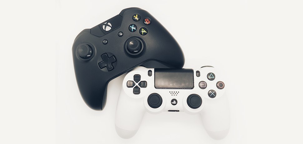 Gaming Controls Playstation Vs Xbox